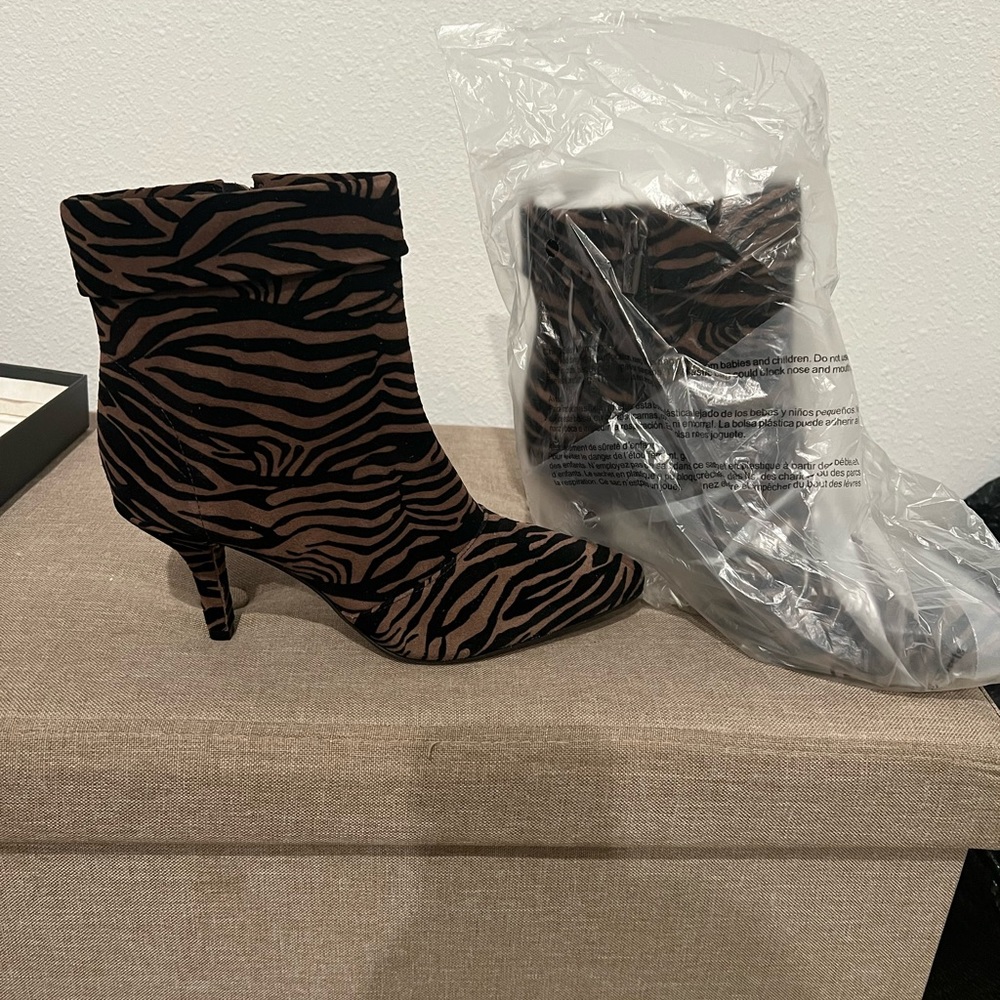 Vince Camuto patterned bootie brand new